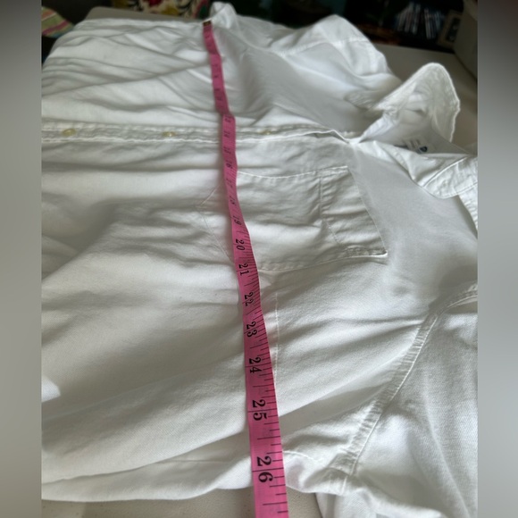 Old Navy Classic Button-Down Shirt - Picture 6 of 7